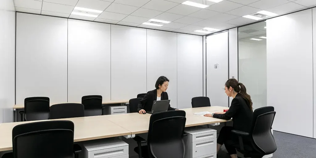 横浜のレンタルオフィス：リージャス横浜ブルーアベニュービジネスセンター